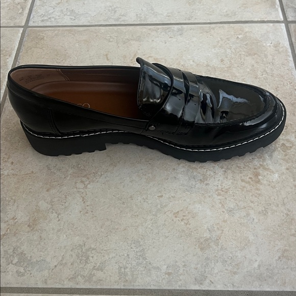 Women's Cassandra Loafer - Picture 5 of 8